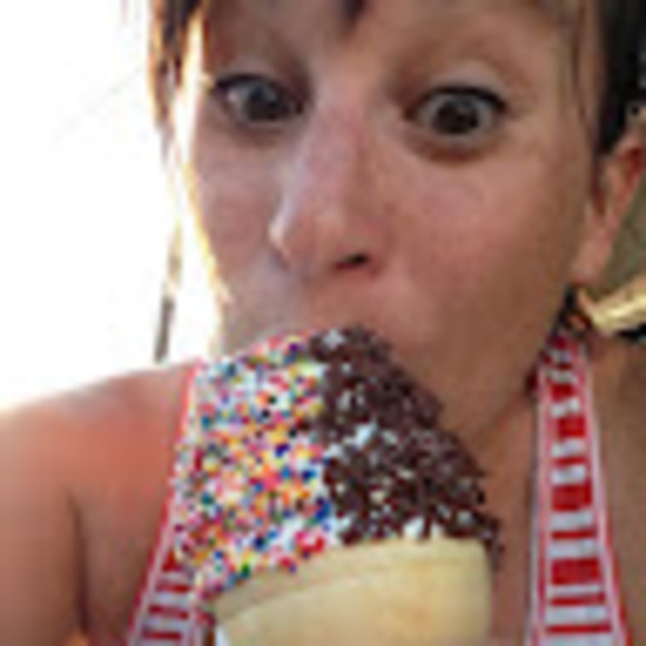 Meet your Posher, Sarah - Picture 1 of 1